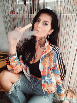 @luna Nikola Baleková