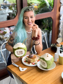 @sova-huhu Soña Makranská