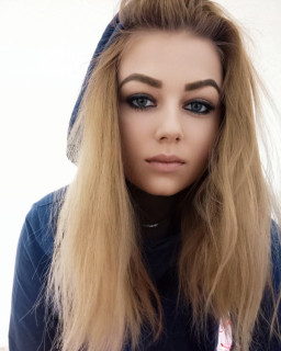 aidiafiaria   @aidiafiaria 