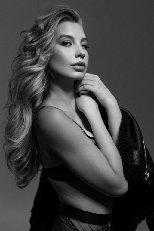 Lenka Nezbedová