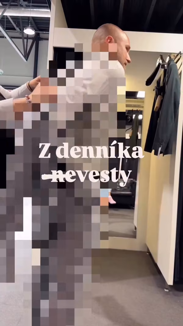 Romi Mináriková | Dievča z kaviarne