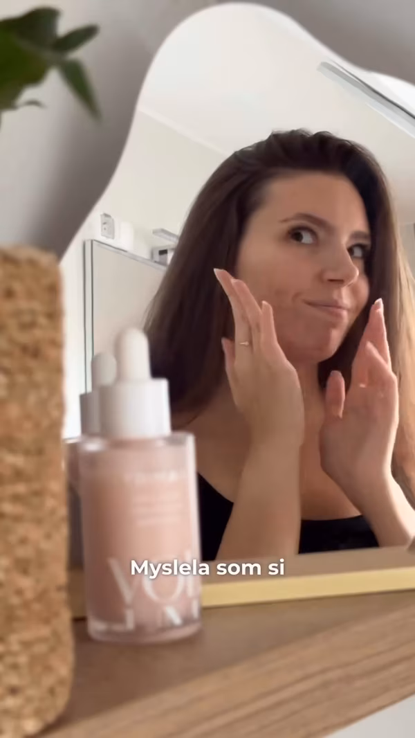 Romi Mináriková | Dievča z kaviarne