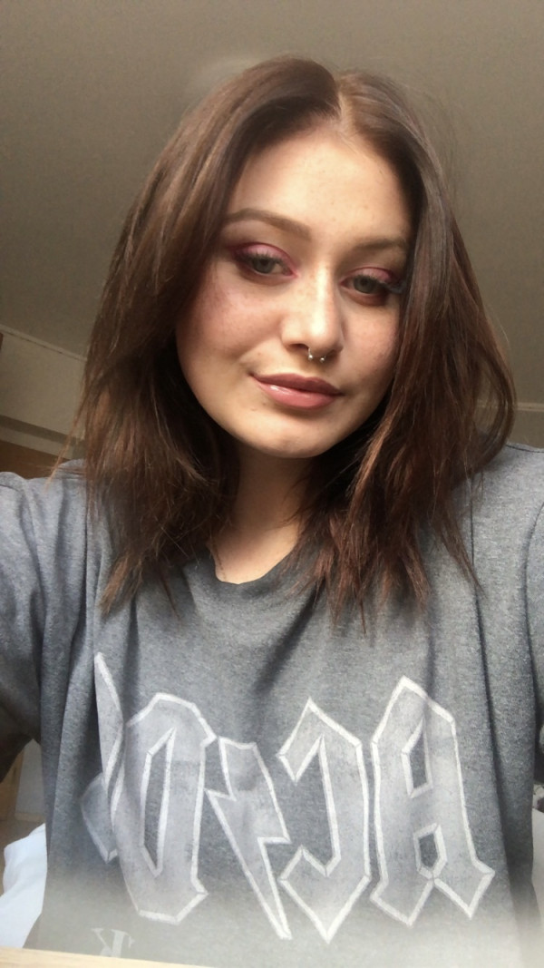 Renča  @_chounovaa_