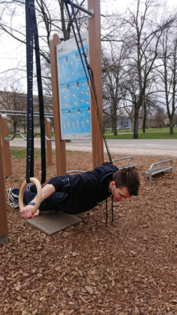 Ondra Hruby  @calistfitness