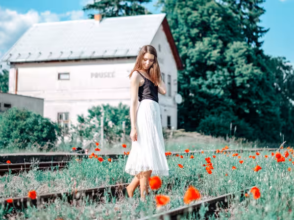 romi-minarikova-dievca-z-kaviarne