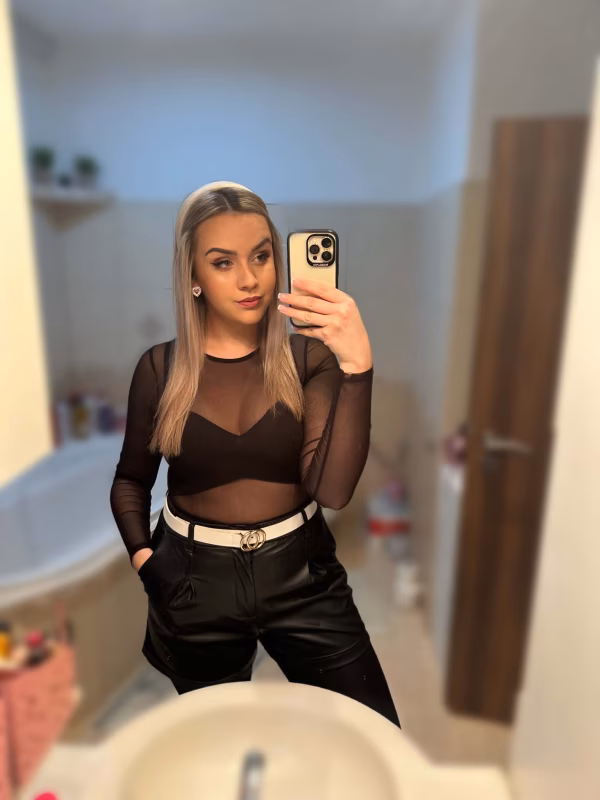 laura_zatkova